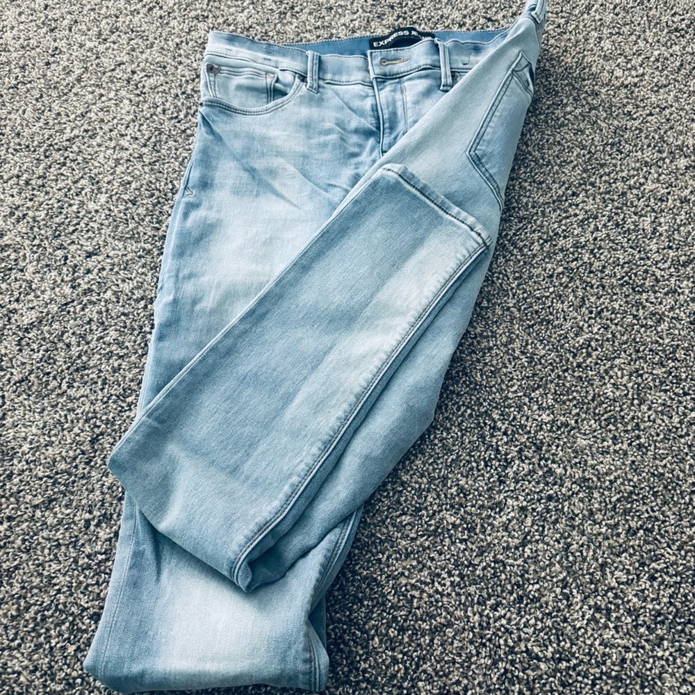 Express skinny jeans .